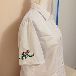 Vintage White Short Sleeve Collar Blouse Floral Embroidery Button Down Med/Large